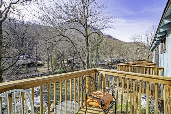 Riverside Lodge at Chimney Rock: 289 Main St, Chimney Rock, NC 28720